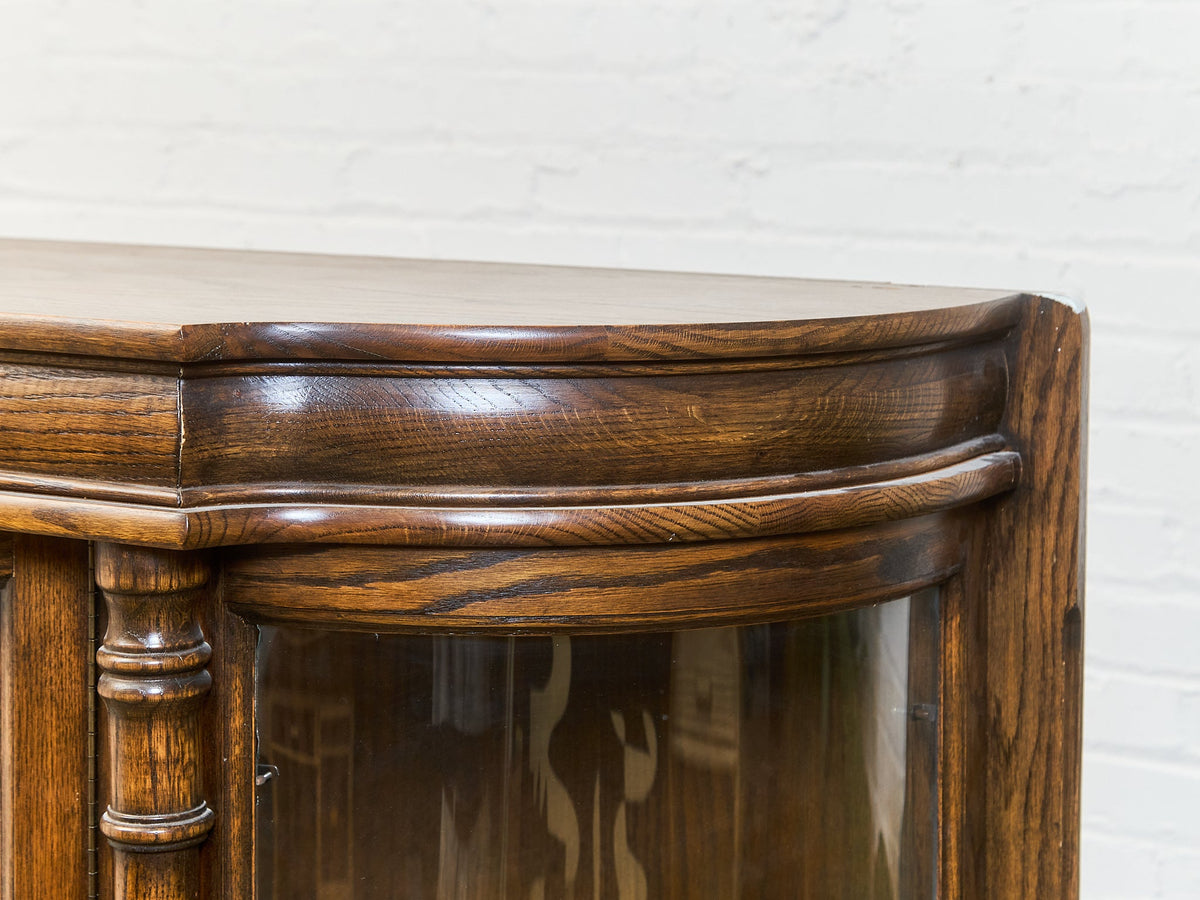 Antique Circa 1900 Bow Front Quarter Sawn Oak China Cabinet Hutch Display