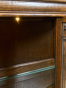 Antique Circa 1900 Bow Front Quarter Sawn Oak China Cabinet Hutch Display