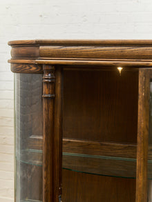 Antique Circa 1900 Bow Front Quarter Sawn Oak China Cabinet Hutch Display