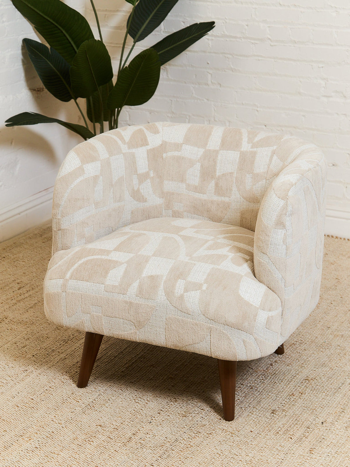 Sabin Swivel Chair in Kali Porclain
