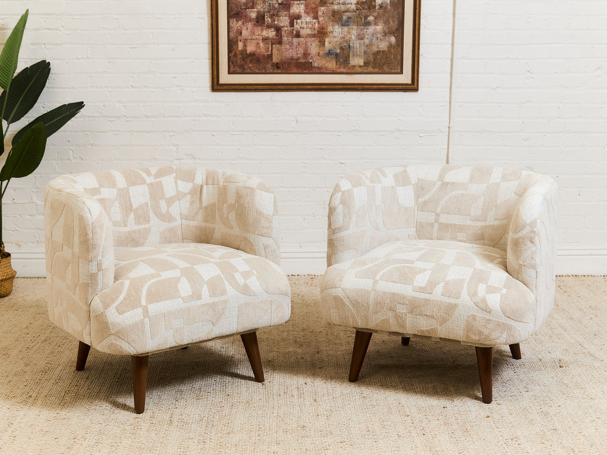 Sabin Swivel Chair in Kali Porclain