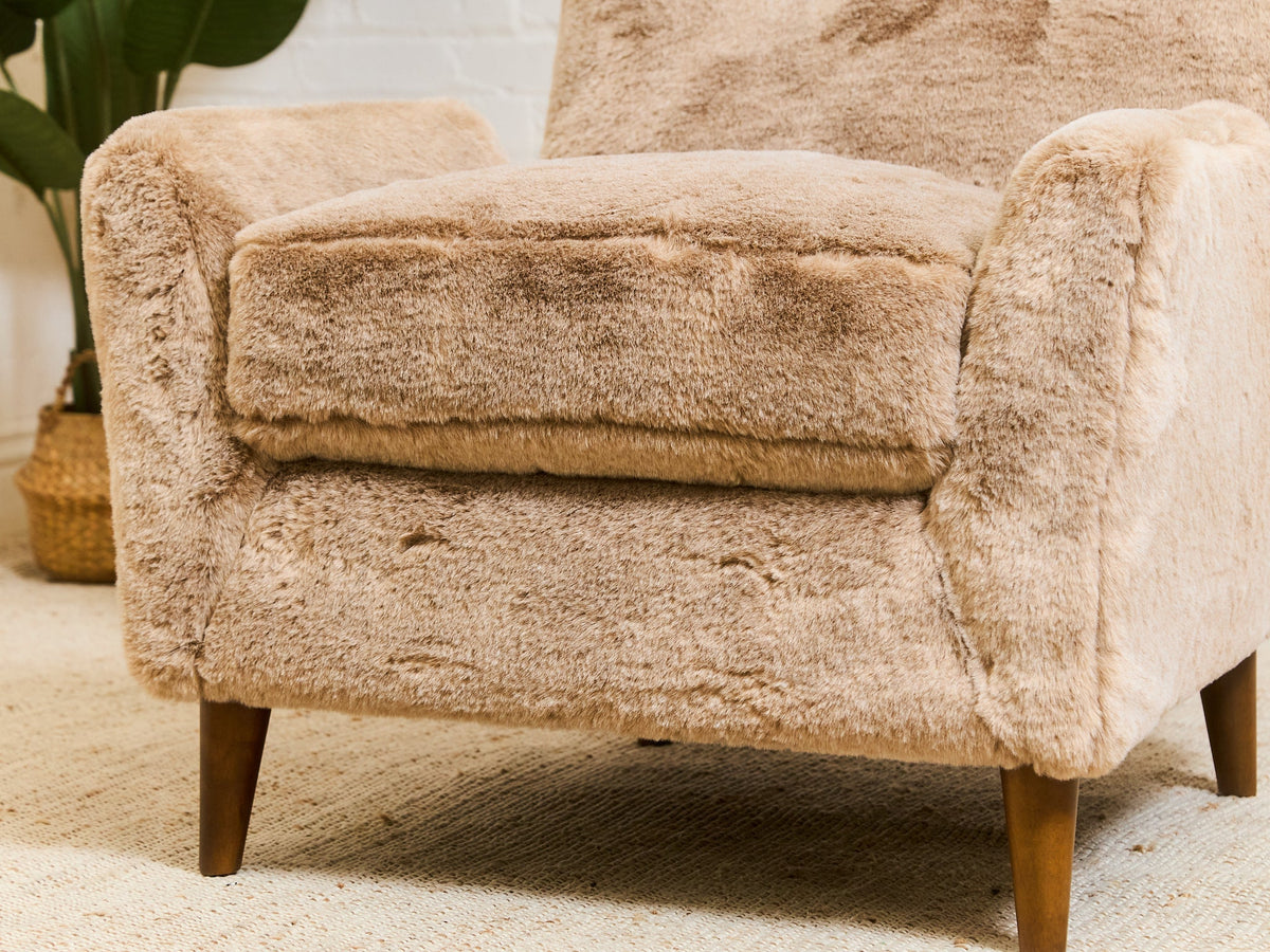 Maddox Chair in Faux Fur Fawn