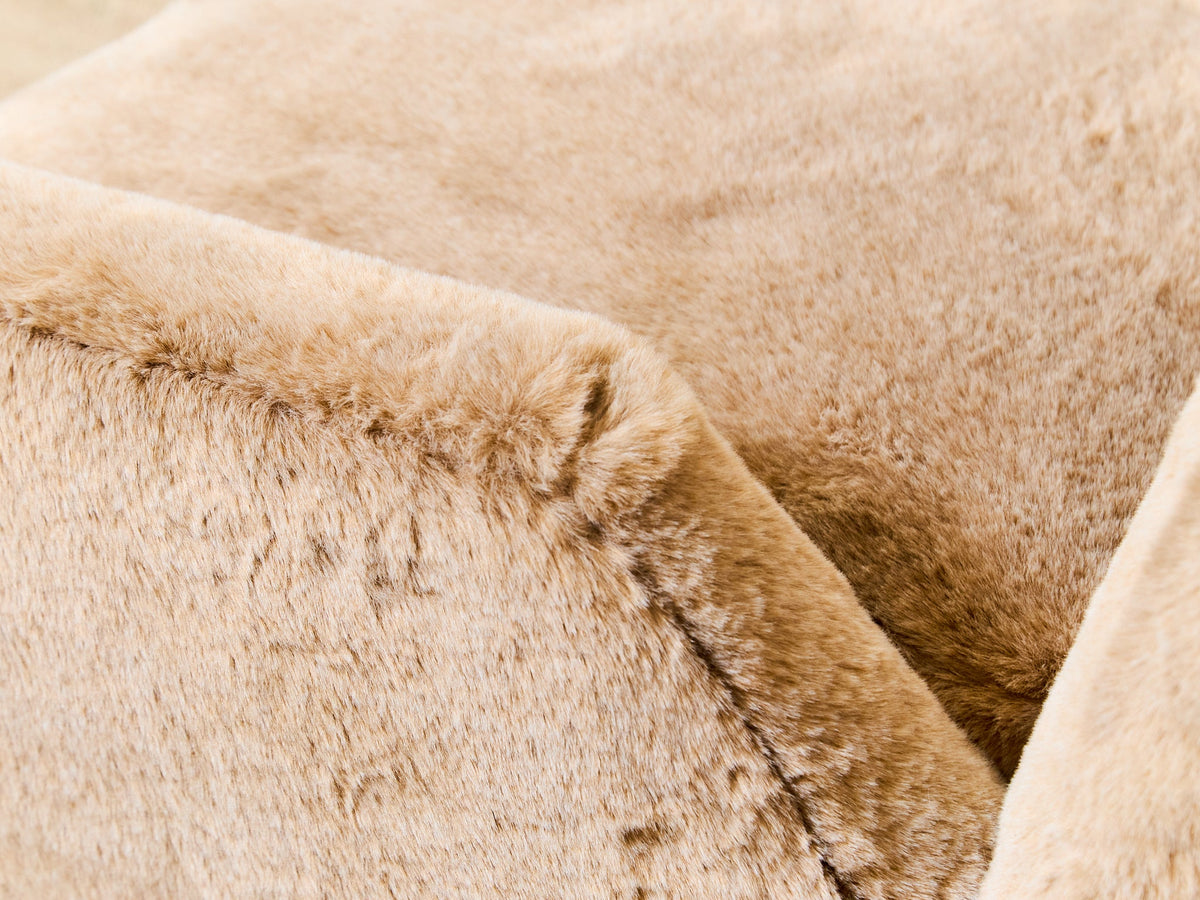 Maddox Chair in Faux Fur Fawn