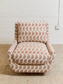 Atlas Swivel Chair in Ulman Desert