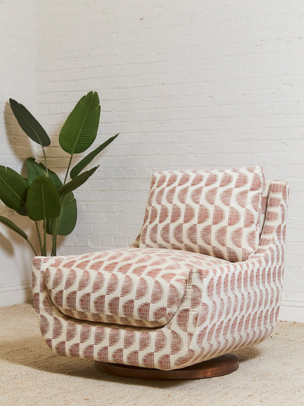 Atlas Swivel Chair in Ulman Desert