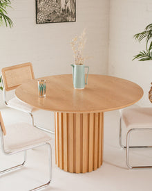 Dalia Round Table in Blonde