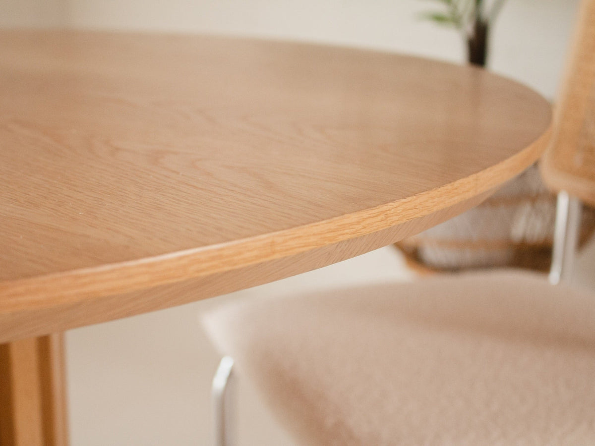 Dalia Round Table in Blonde
